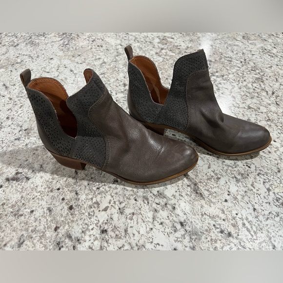 Lucky Brand Shoes - Women’s Ankle Booties Size 7 Lucky Brand Grey Brown